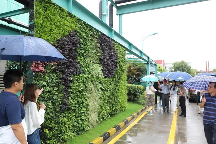 上海杭州湾经济技术开发区召开企业绿化建设现场推进会 推动生态与发展双赢